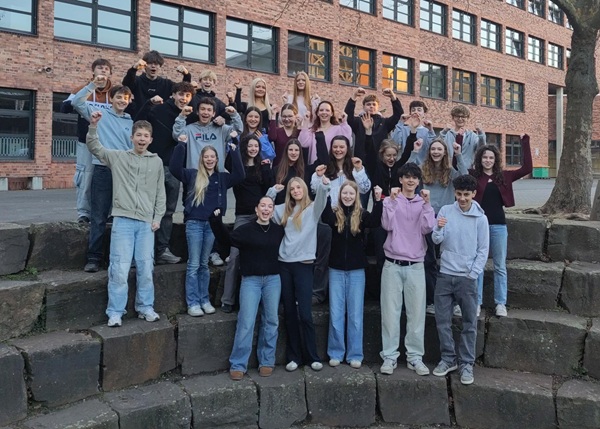 Die Klasse 9d des Schiller-Gymnasiums in Köln gewinnt den 2. Platz und damit 500 Euro.
